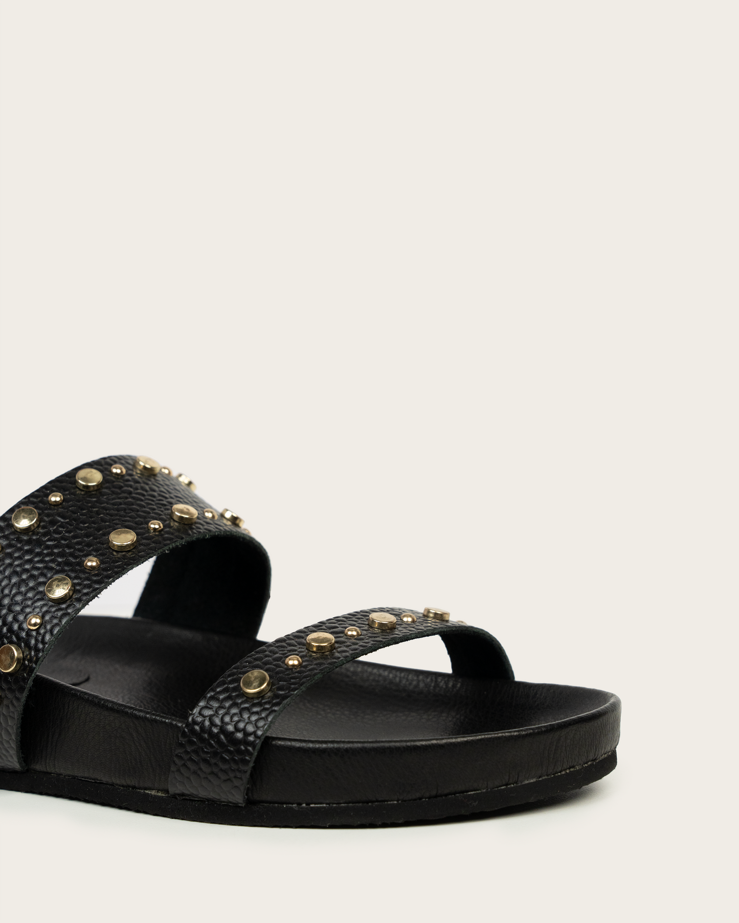 STUDDED SLIDERS