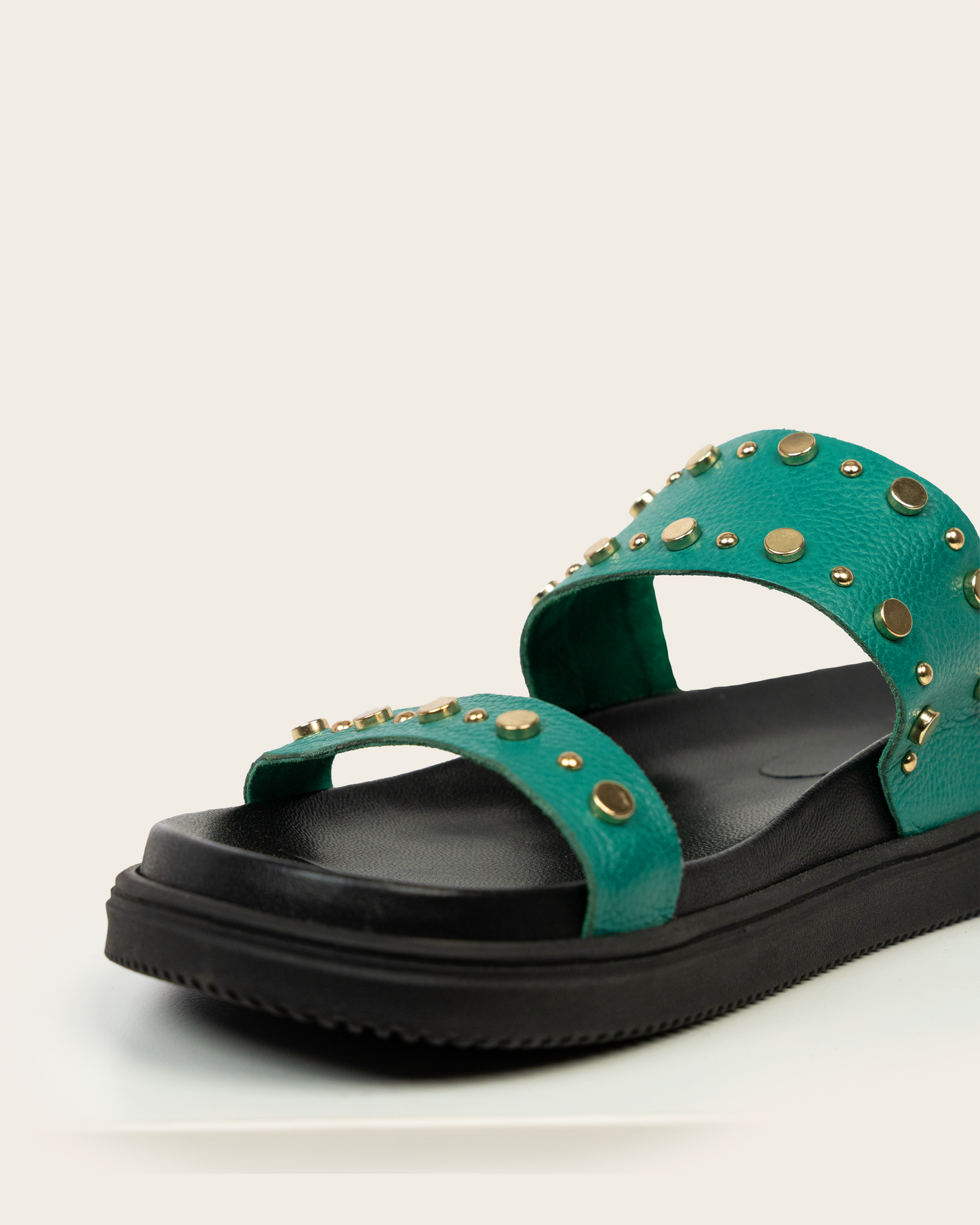 STUDDED SLIDERS