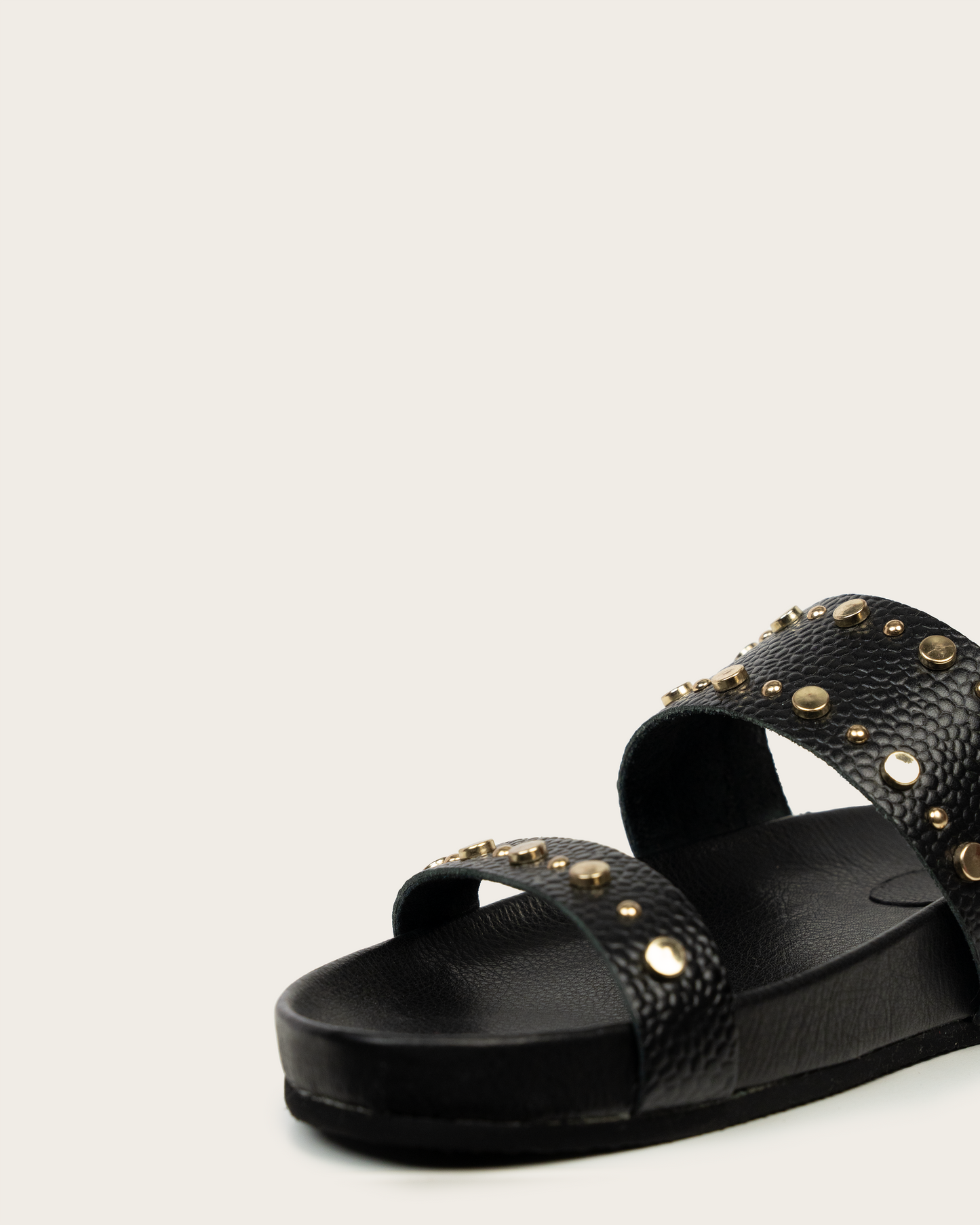 STUDDED SLIDERS